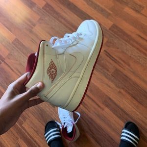 Air Jordan 1s Mid